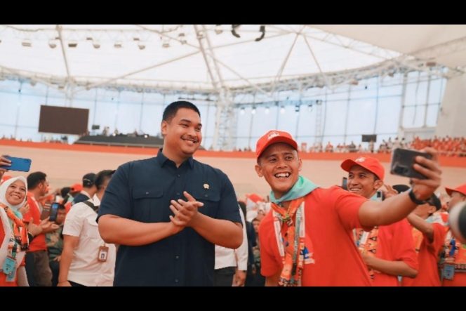 
					Menteri Pemuda dan Olahraga Republik Indonesia (Menpora RI) Dito Ariotedjo mendampingi Presiden Prabowo Subianto menghadiri Puncak Peringatan Hari Guru Nasional (HGN) 2024 di Jakarta International Velodrome, Rawamangun, Jakarta Timur, Kamis (28/11/2024).(foto:Raihan/kemenpora.go.id)