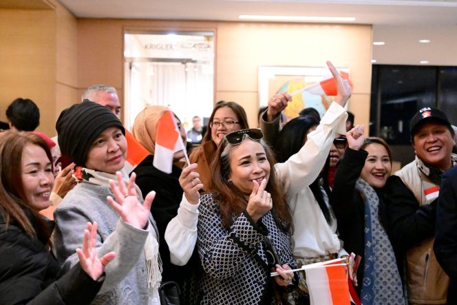 
					Kedatangan Presiden Prabowo Subianto disambut meriah oleh diaspora Indonesia yang sudah menanti di depan hotel, Washington DC, Amerika Serikat, Minggu (10/11/2024). (Foto: BPMI Setpres/Muchlis Jr)