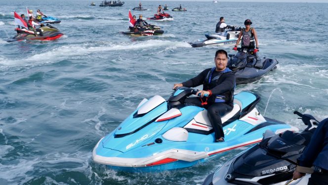 
					Menteri Pemuda dan Olahraga Republik Indonesia (Menpora RI) Dito Ariotedjo, menyampaikan apresiasinya atas pelaksanaan Jetski Event Panglima TNI Cup yang juga sebagai ajang talent scouting cabang olahraga jetski di Indonesia.(foto:gilang/kemenpora.go.id)