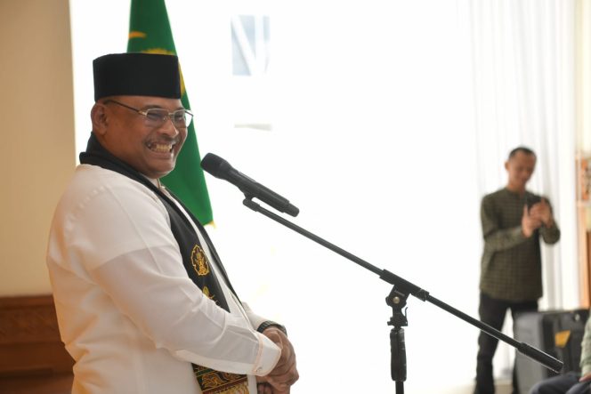 
					Pj. Gubernur Aceh, Dr. Safrizal, ZA. M. Si Bersama Pj. Bupati Aceh Besar, Muhammad Iswanto, Danlanud Iskandar Muda, Kepala Dinas Terkait menyampaikan sambutan sekaligus melepaskan keberangkatan Kafilah MTQ VII Korpri Aceh ke Palangkaraya, Kalimantan Tengah di VVIP Bandara Sultan Iskandar Muda, Blang Bintang, Aceh Besar, Jumat, 1 November 2024. Foto: Ist