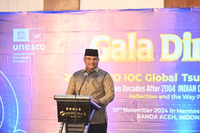 
					Penjabat Gubernur Aceh, Dr. H. Safrizal ZA, M.Si., menghadiri Gala Dinner pembukaan 2nd Unesco IOC Global Tsunami Symposium, di Hermes Hotel Banda Aceh, Minggu 10/11/2024. Foto: Ist