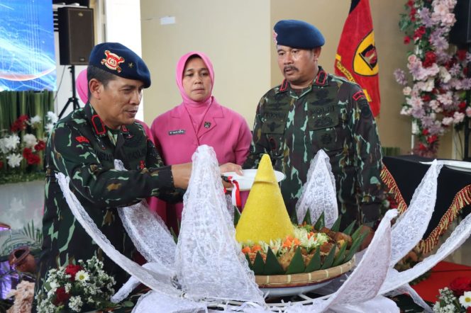 
					Wakapolda Aceh Brigjen Misbahul Munauwar menghadiri syukuran dalam rangka hari ulang tahun (HUT) ke-79 Korps Brimob Polri yang digelar di Mako Satuan Brimob Polda Aceh, Kota Banda Aceh, Kamis, 14 November 2024. Foto: Dok. Polda Aceh