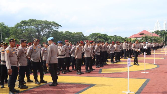 
					Personel Kepolisian Daerah (Polda) Aceh mengerahkan 350 personel untuk mengamankan jalannya debat ketiga pasangan calon gubernur (cagub) dan calon wakil gubernur (cawagub) Aceh yang akan digelar Ballroom The Pade Hotel Banda Aceh, pada Selasa malam, 19 November 2024. Foto: Dok. Polda Aceh