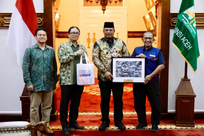 
					Pj  Gubernur Aceh, Dr. H. Safrizal ZA, M. Si Pertemuan dengan Medical Relief Society (MERCY) Malaysia di ruang tengah pendopo Gubernur Aceh, Senin, 23 Desember 2024. Foto: Ist