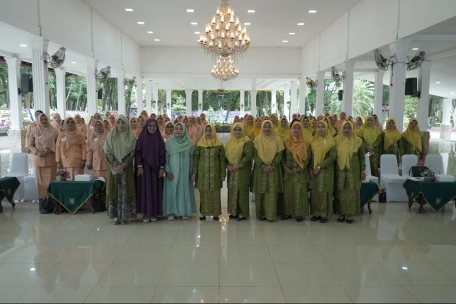 
					Memeriahkan Hari Ibu ke-96 dan Hari Ulang Tahun (HUT) ke-25 Dharma Wanita Persatuan (DWP) Kabupaten Asahan, DWP Kabupaten Asanan menggelar lomba baca puisi dan pidato di Pendopo Rumah Dinas Bupati Asahan, Senin (23/12/2024). Foto: Dok. Pemkab Asahan