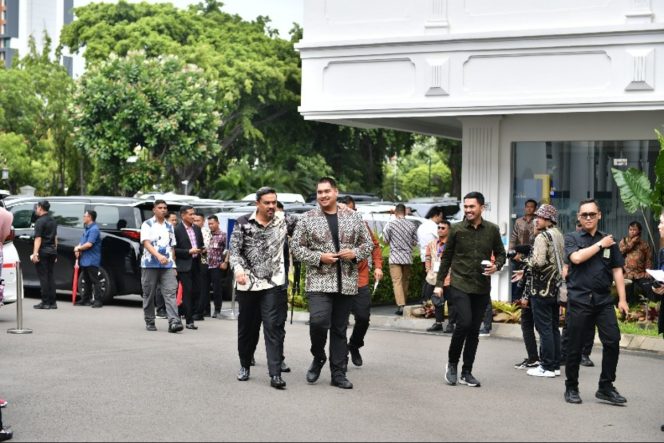 
					Menteri Pemuda dan Olahraga Republik Indonesia (Menpora RI) Dito Ariotedjo menghadiri penyerahan Daftar Isian Pelaksanaan Anggaran (DIPA) dan Buku Alokasi Transfer ke Daerah (TKD) tahun anggaran 2025 oleh Presiden Prabowo Subianto.(foto:andre/kemenpora.go.id)