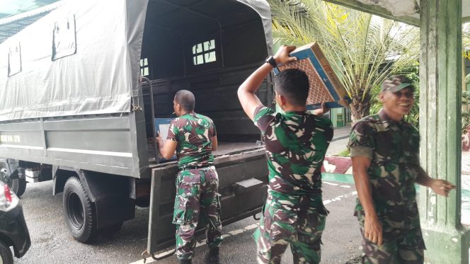 
					TNI Peduli! Kodam IM Pasang Keramik di Dayah Aceh